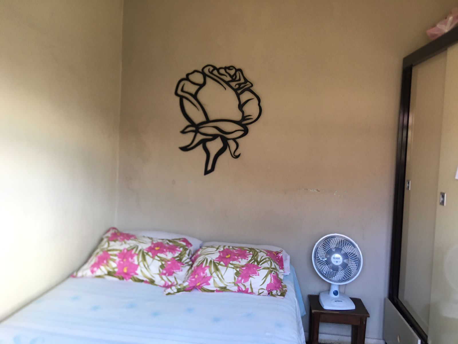 VENDO CASA ANTIGA NO BAIRRO NOSSA SENHORA DO CARMO 